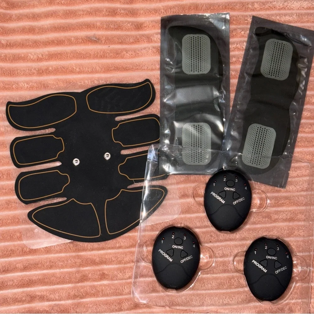 Black VR Muscle Stimulator Set